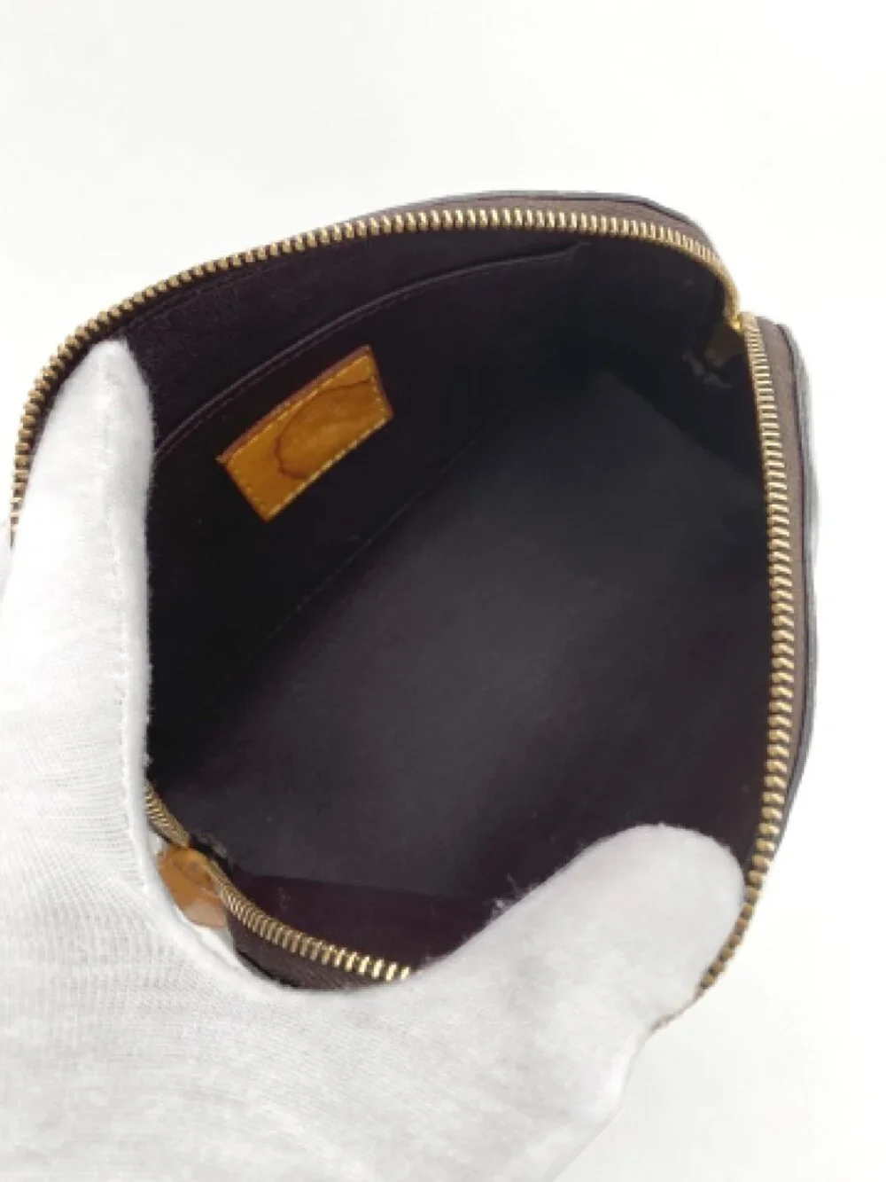 LV Cosmetic pouch - Amarante - Good condition